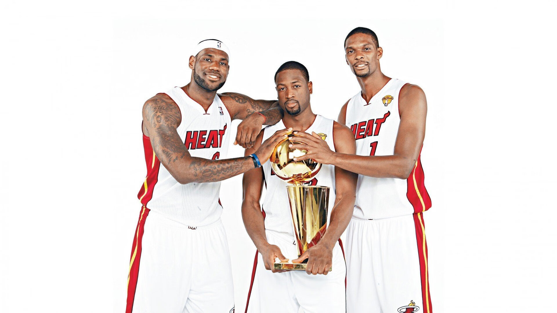 小型飞碟狙击竞技，精准射击的技术比拼，微型飞碟